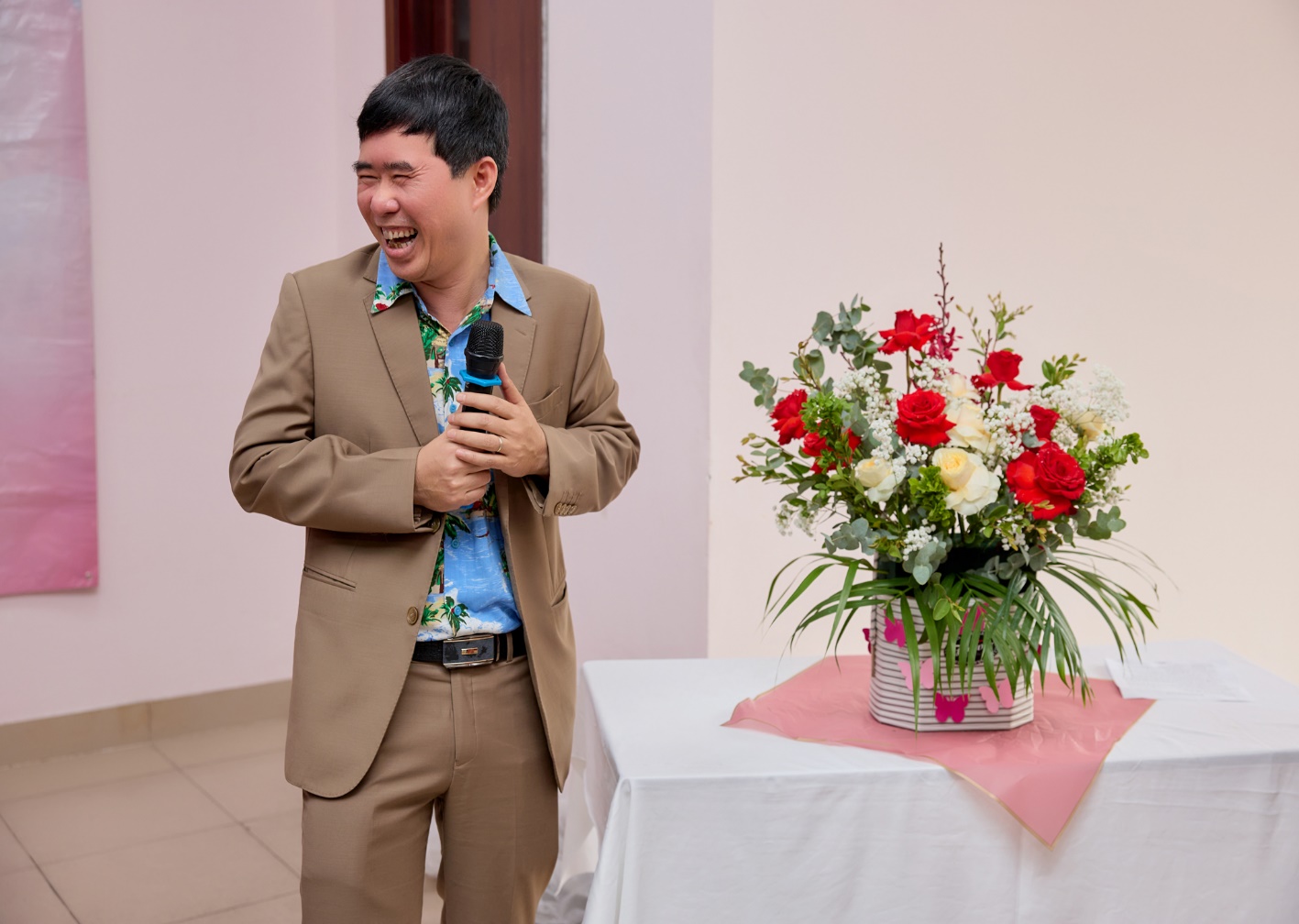 D:\2. ẢNH TƯ LIỆU\Ảnh 2 hội thi 8-3-2023\fb\nụ cười bao biện của sếp.jpg