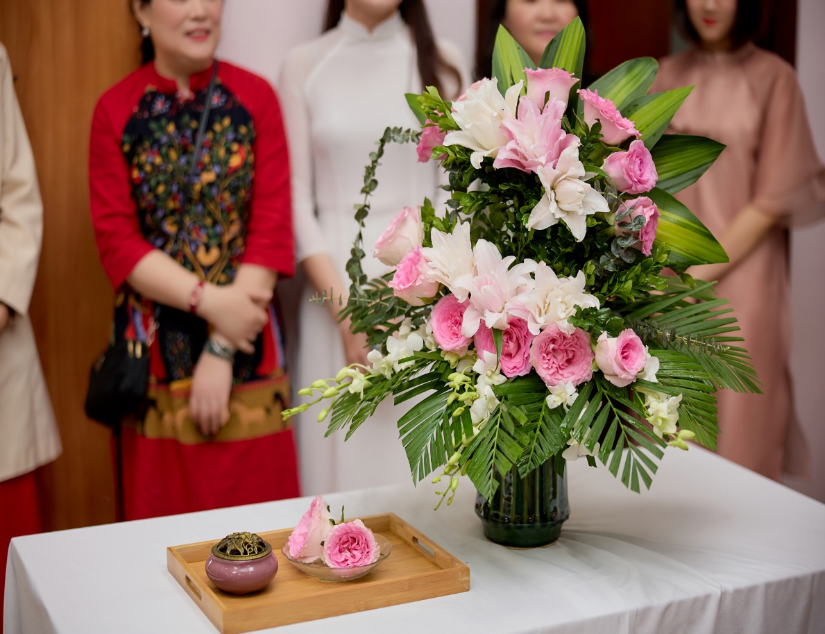 D:\2. ẢNH TƯ LIỆU\Ảnh 2 hội thi 8-3-2023\fb\Hoa_CAP-CL.jpg