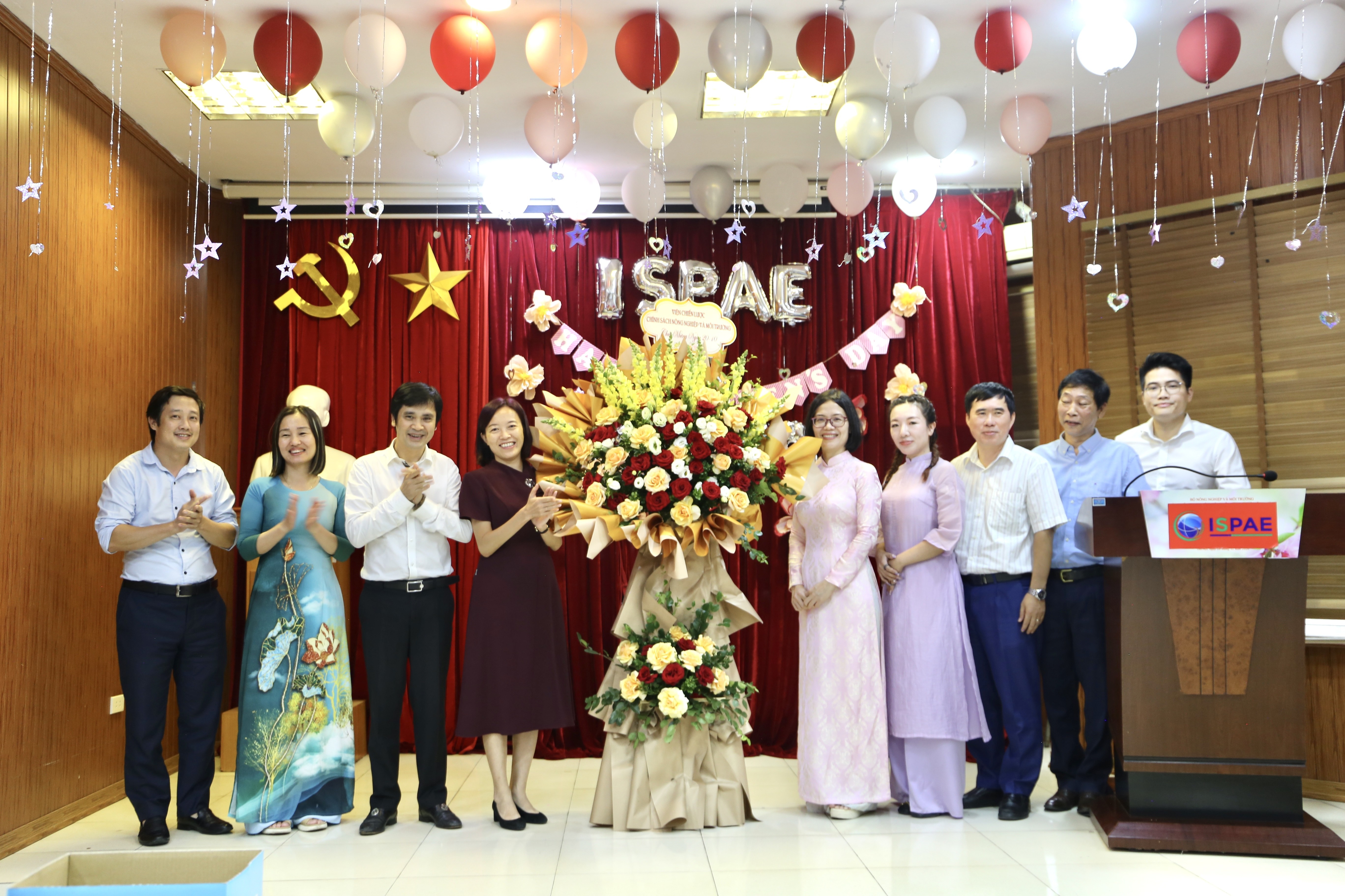 ISPAE rực rỡ sắc hoa chào mừng Ngày Phụ nữ Việt Nam