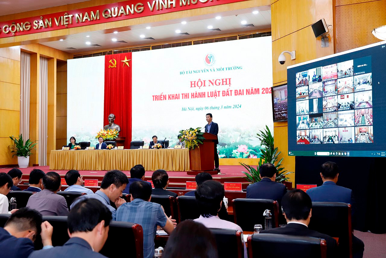 small 20240306 bo truong chu tri trien khai luat dat dai 3