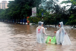 Lụt giữa thủ đô HN