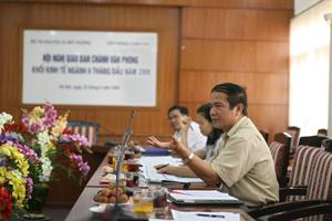 Ông Nguyễn Tấn Phú phát biểu tại Hội nghị Ông Nguyễn Tấn Phú phát biểu tại Hội nghị